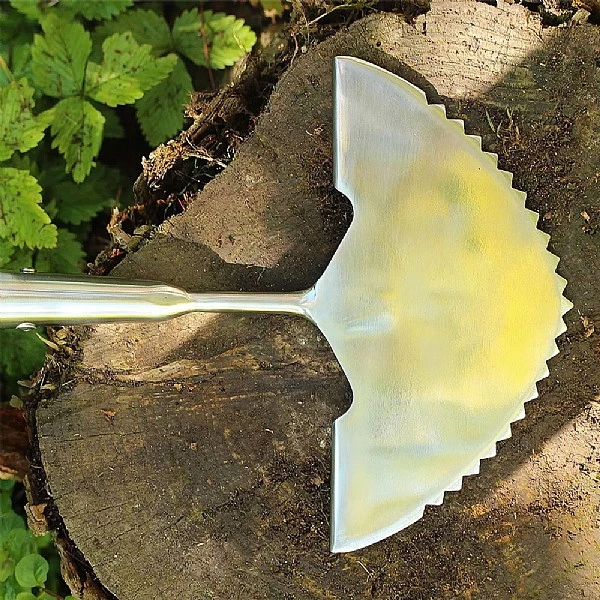 Kent & Stowe Stainless Steel Edging Iron 3 Kent & Stowe Stainless Steel Edging Iron - Image 3