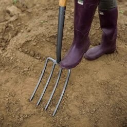 Kent & Stowe Carbon Steel Digging Fork 7 Kent & Stowe Carbon Steel Digging Fork -Garden Care Store 1031068 3